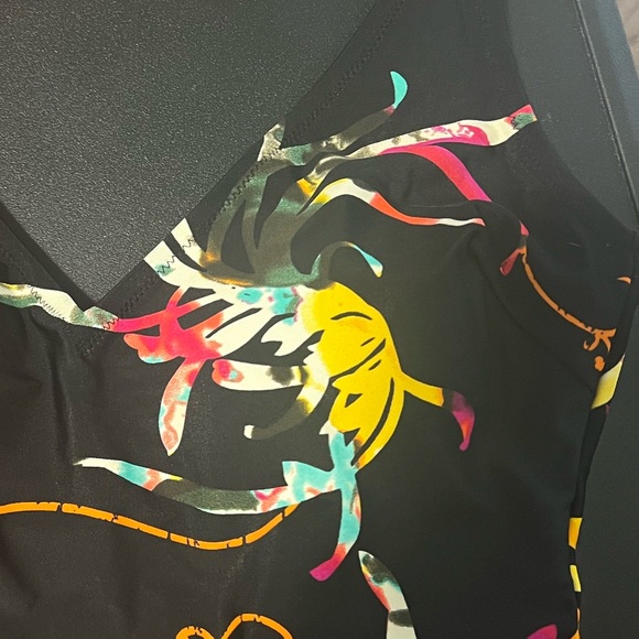 Gottex Black Pink multicolor floral one piece
Swimsuit slim fit foam cups Sz 10 - Picture 9 of 14